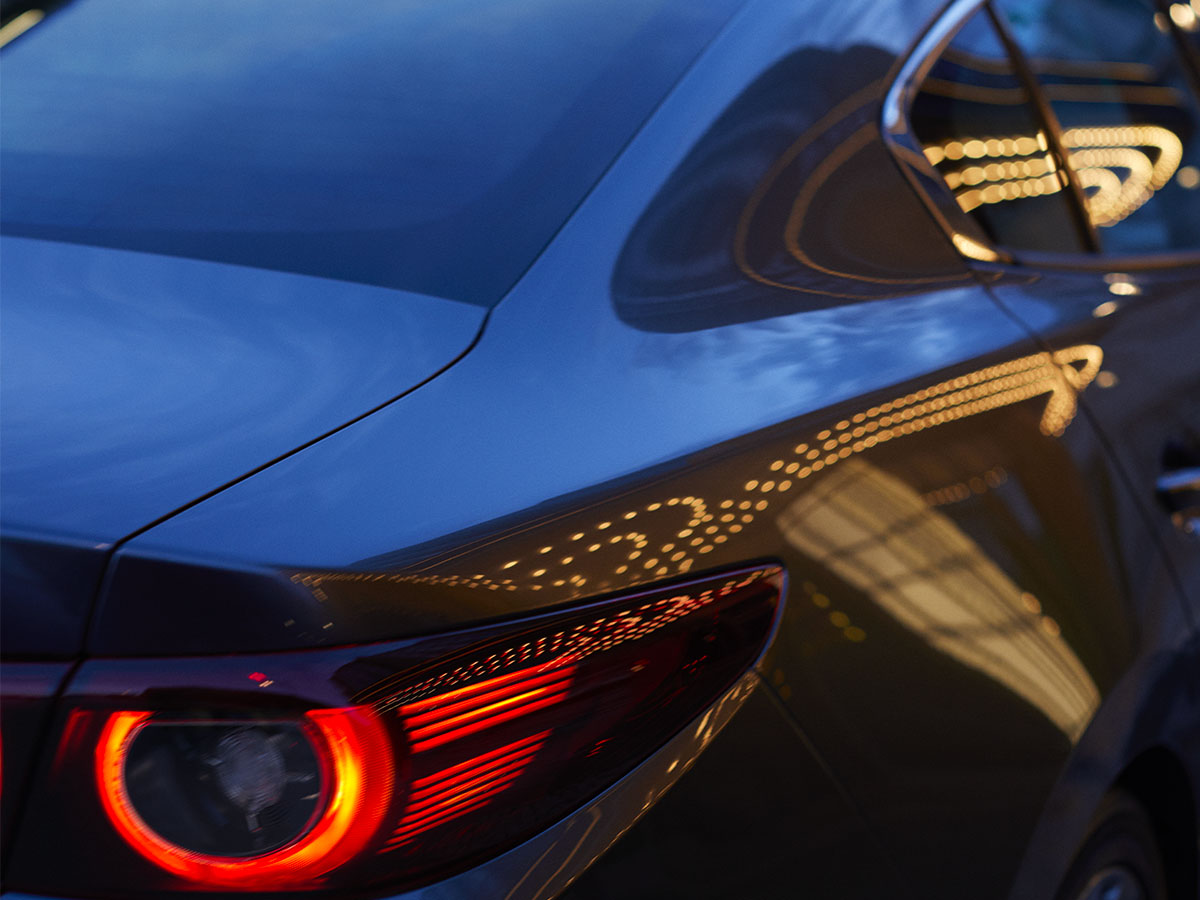 Le feu arrière de la Mazda3 SEDAN
