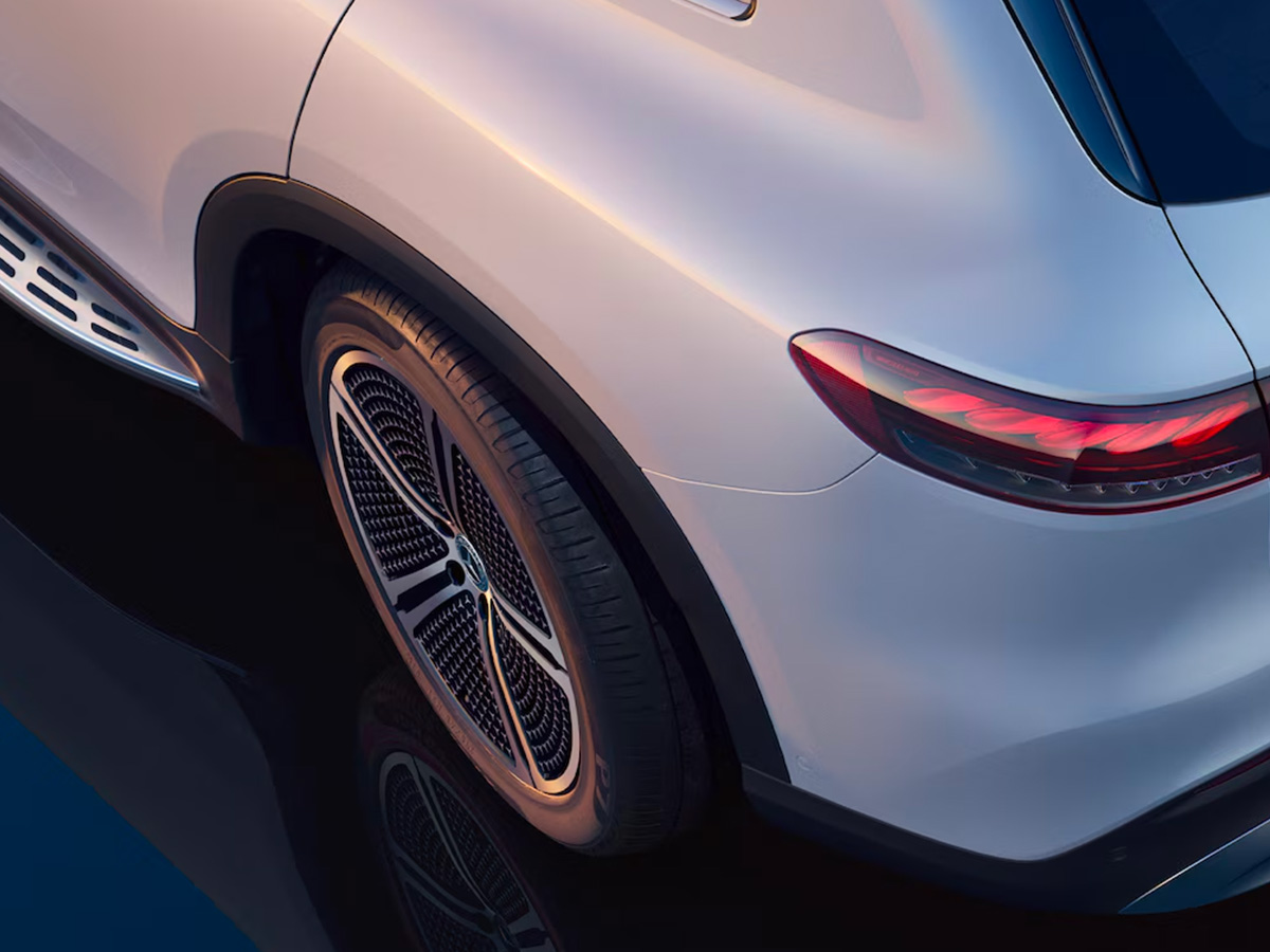 La roue arrière de l'EQS SUV